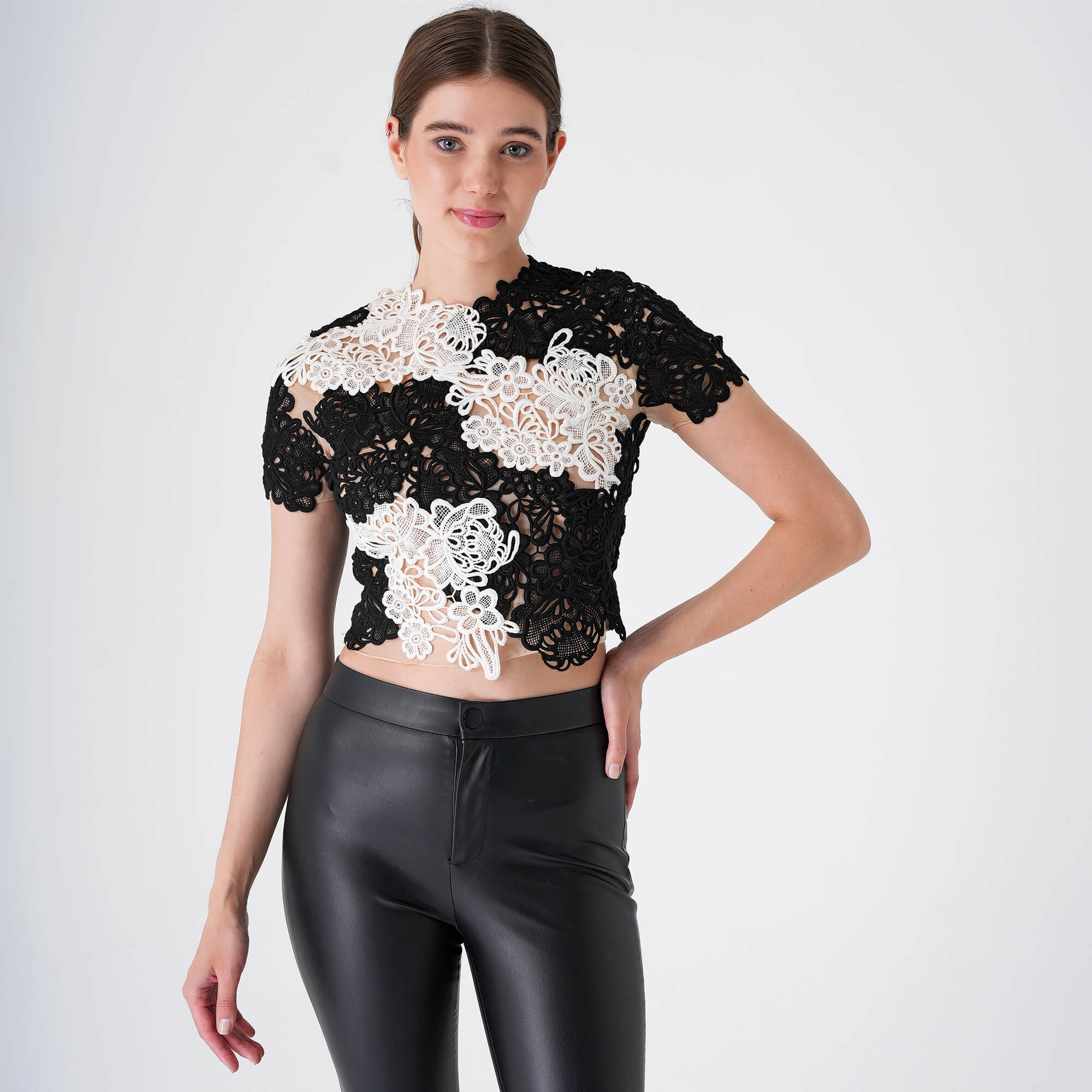 Erdem - White & Black Lace Short Sleeve Blouse